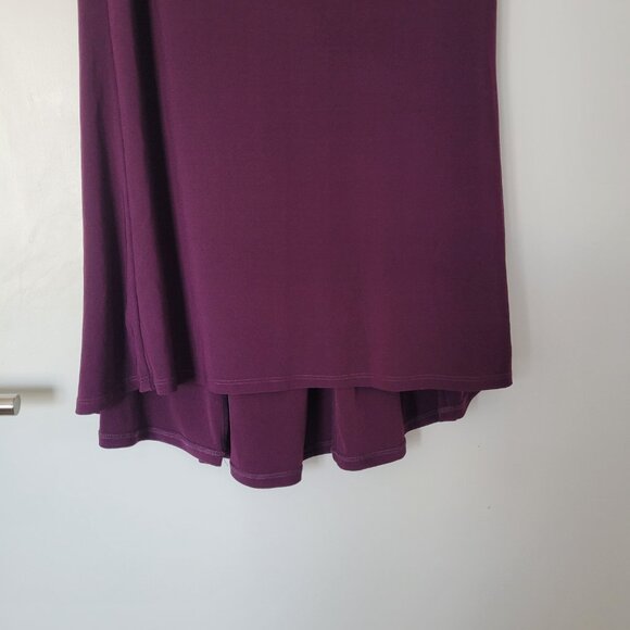 Timeless deep rich-colour coordinated assemble: flowy top and tulip skirt - Picture 3 of 11